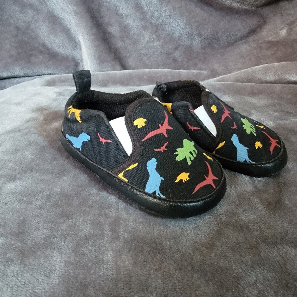 Dinosaur Slip On Crib Shoes Baby Size 3 Black Fair Condition Canvas Sneakers 626